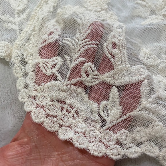 Dulcie sheer lace tank - Picture 4 of 4